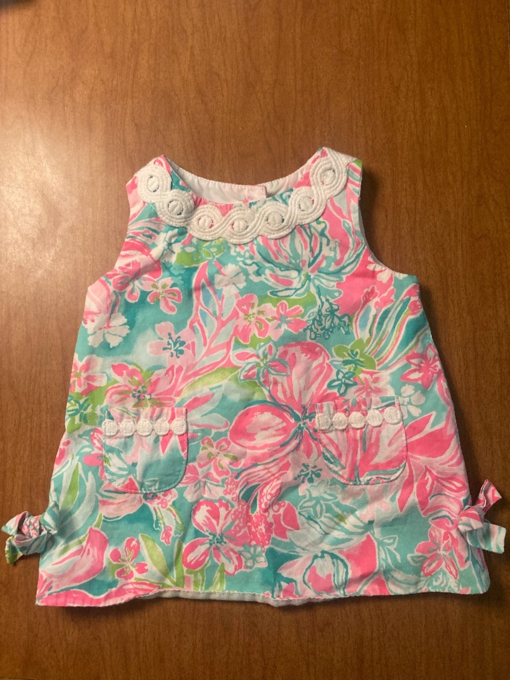 Baby Lilly Pulitzer Floral Print Top with textured collar, bows & pockets 3-6 mo
